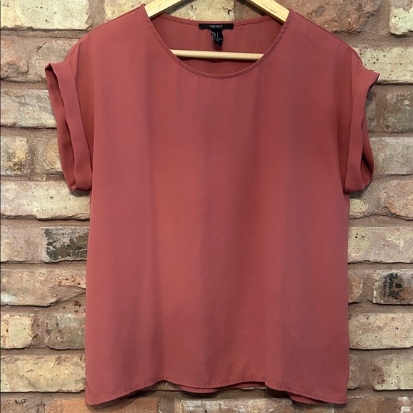 Forever 21 Tops - Forever 21 small Terracotta Short Sleeve Blouse EUC